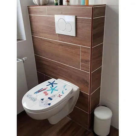 Lovely In Hesse Daire *